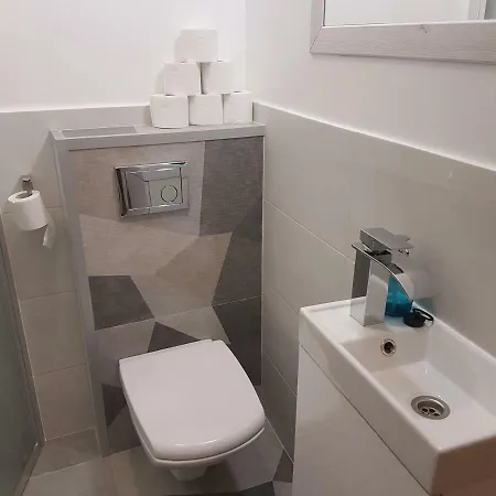 Apartamencik Z Ogrodkiem 格丁尼亚