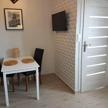 Apartamencik Z Ogrodkiem *